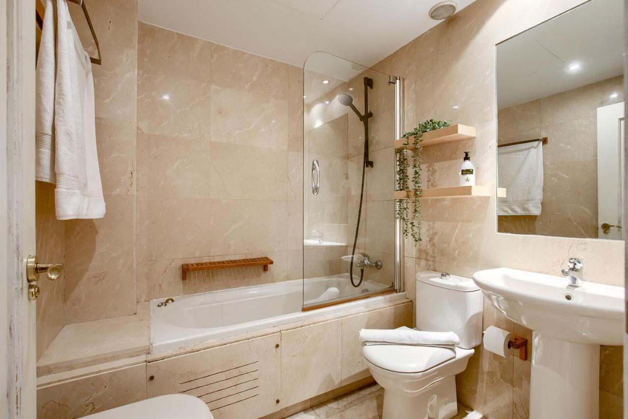 Apartamento En Chamberi Con Piscina - Lovely Apartment In The City Center With Swimming Pool Madrid Exterior photo